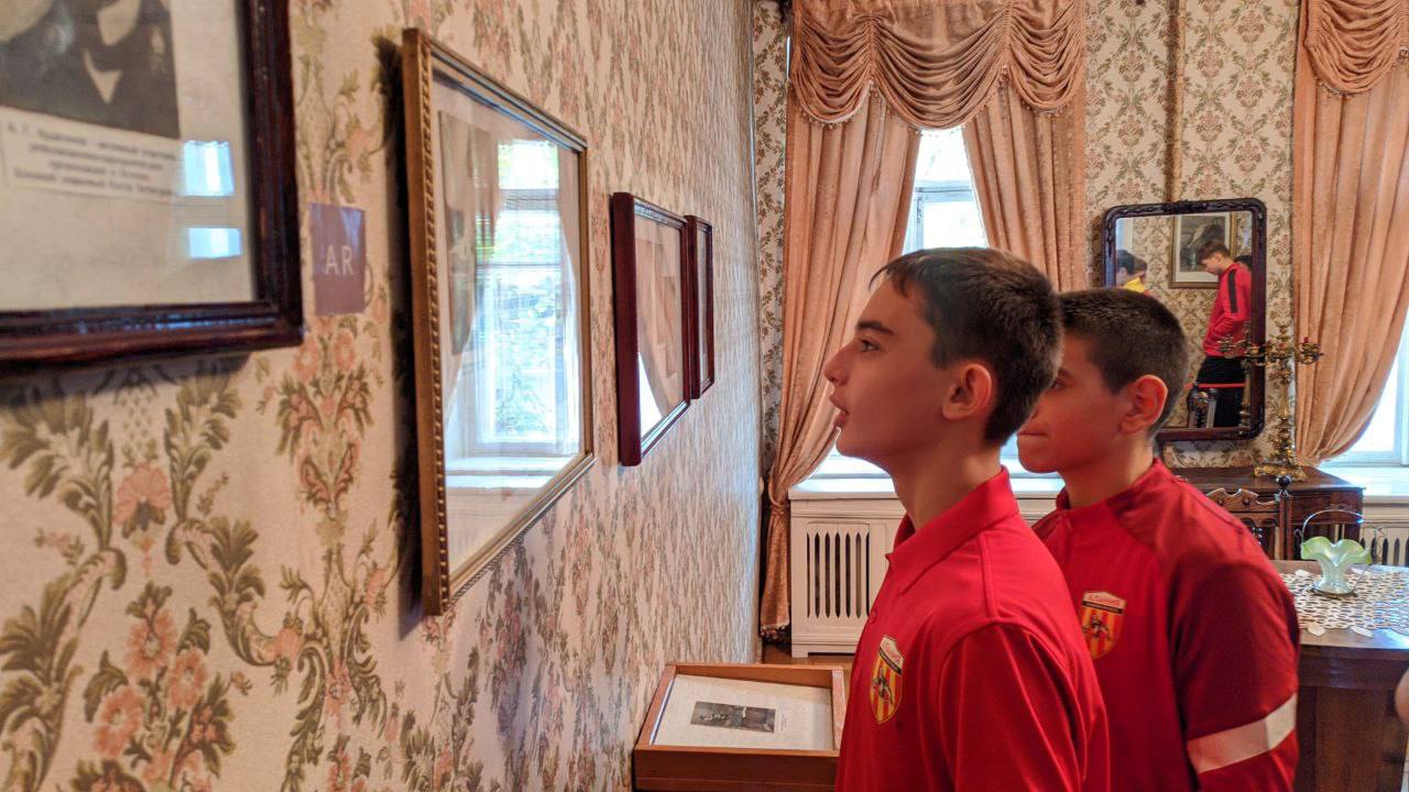 Воспитанники АФ «Алания» посетили Дом-музей Хетагурова