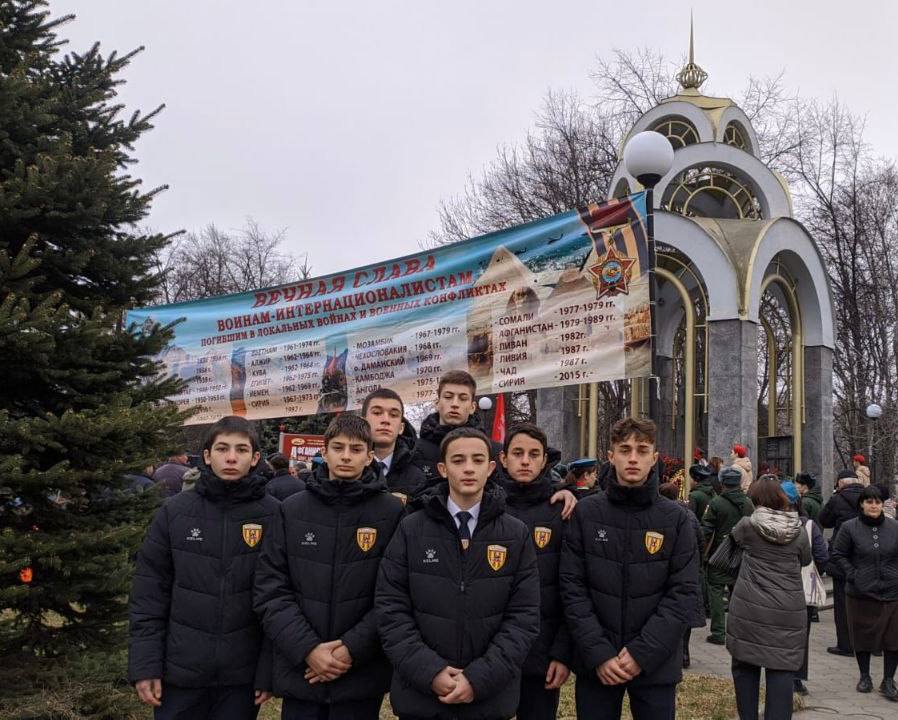 Юные футболисты АФ «Алания» почтили память воинов-интернационалистов